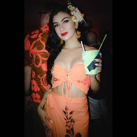 Meet your posher 💕🦇 - Picture 4 of 4